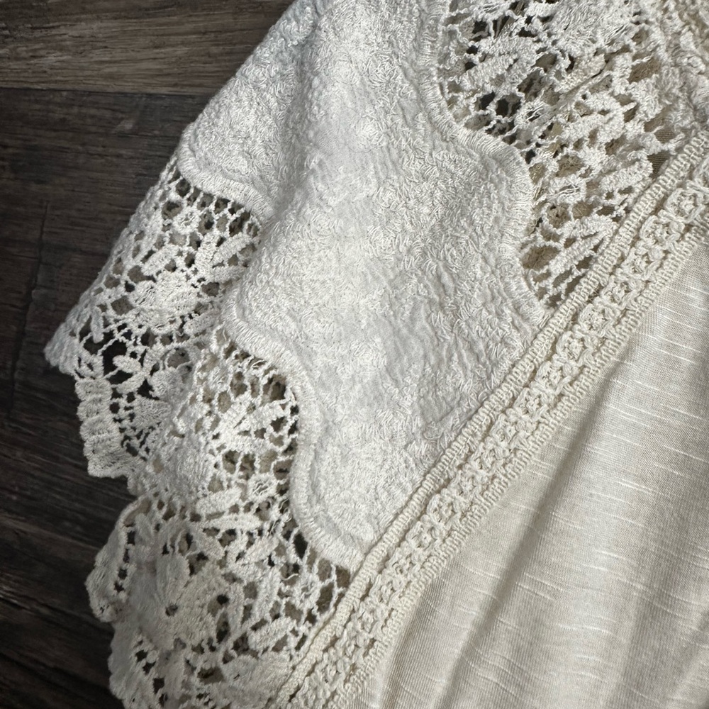 Adiva Cream Lace Sleeve Blouse - Picture 3 of 6